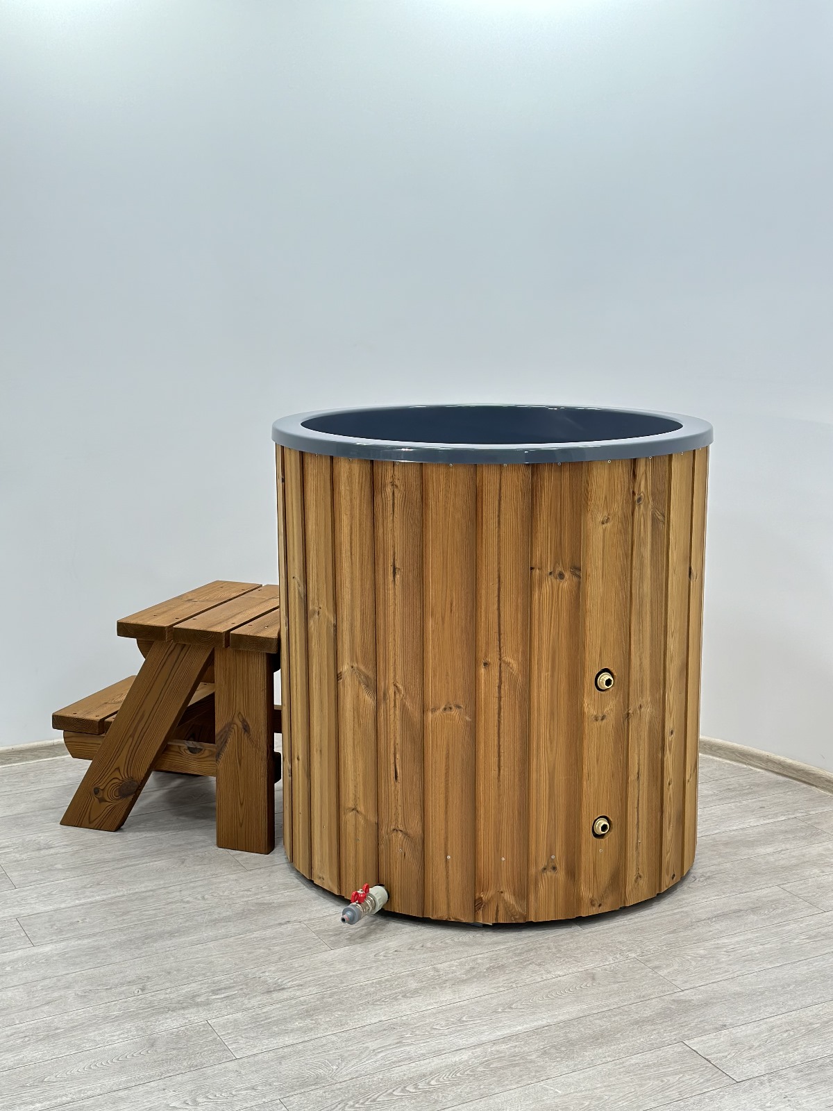 Premium Eisfass / Eisbad, GFK-Tauchbecken mit Thermoholz, Deckel & Treppe