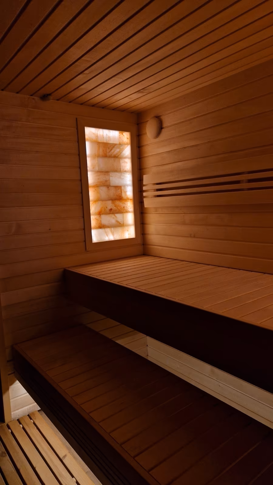 Moderne Premium Sauna mit Himalaya-Salzwand – 240 × 220 × 240 cm