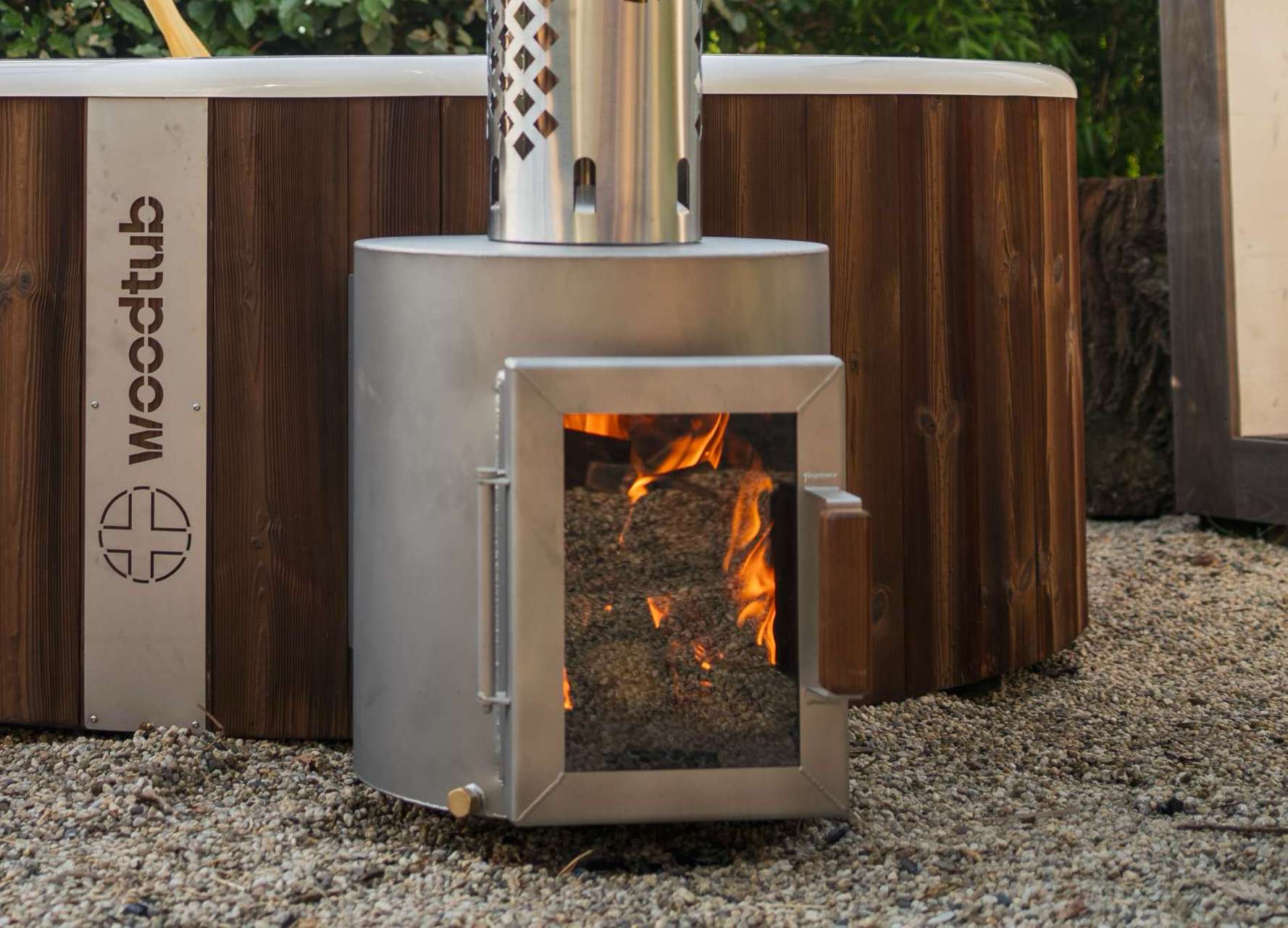 Der Woodtub – Exklusiver Outdoor Hot Tub aus Thermoholz & Fiberglas