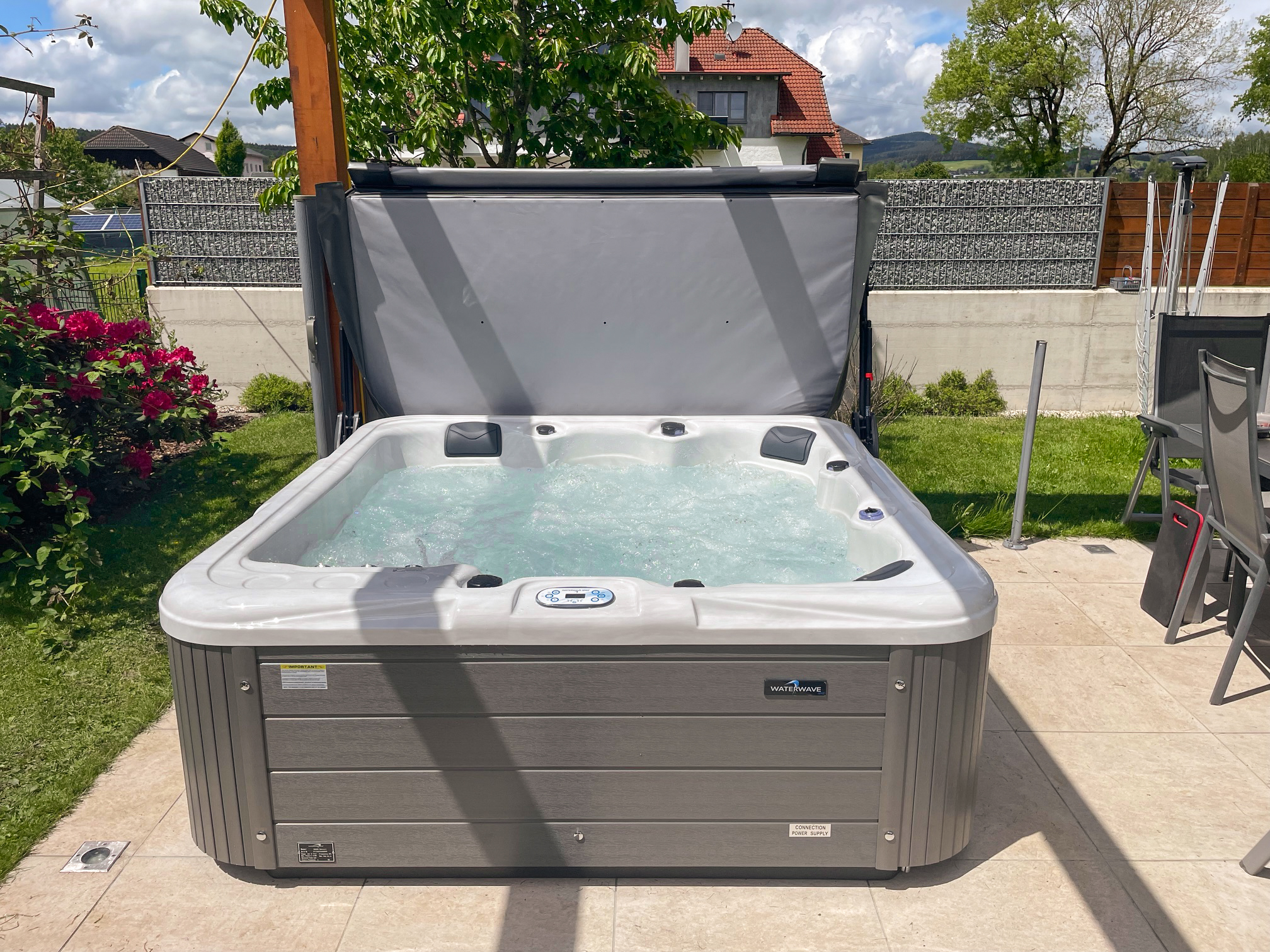Waterwave Spas® Whirlpool „Detroit“ – Premium Whirlpool – Edelstahlrahmen & Top-Ausstattung!