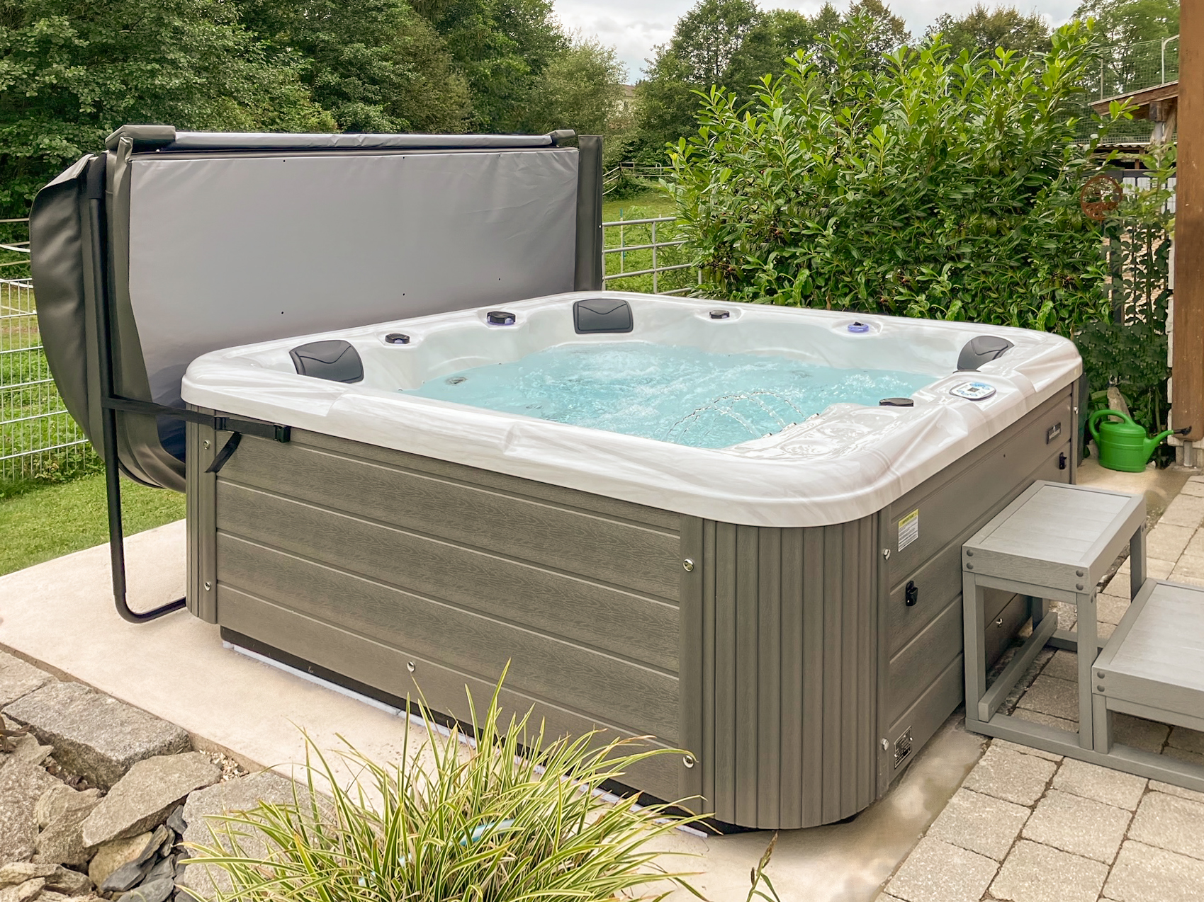 Waterwave Spas® Whirlpool „Detroit“ – Premium Whirlpool – Edelstahlrahmen & Top-Ausstattung!