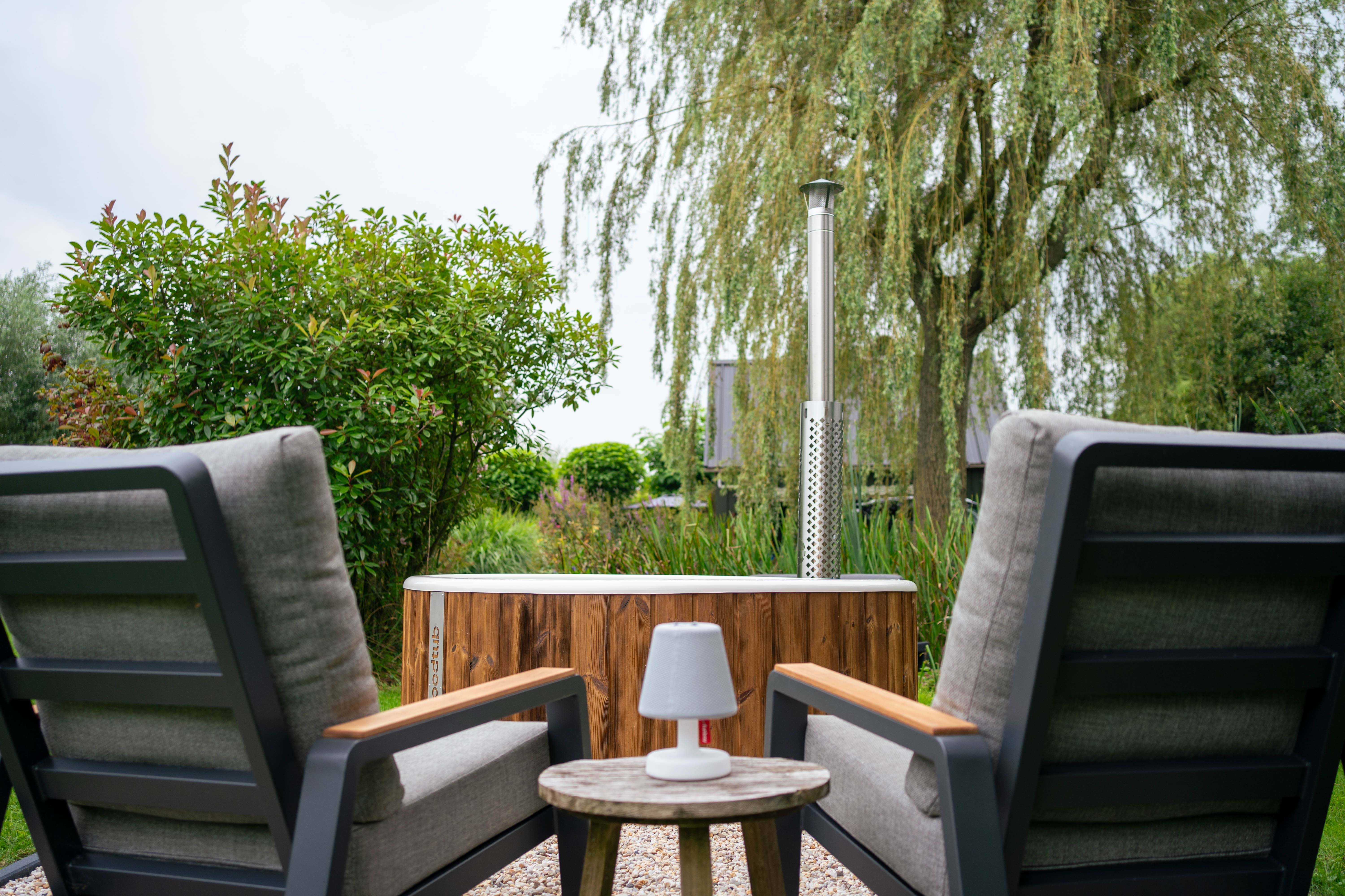 Der Woodtub – Exklusiver Outdoor Hot Tub aus Thermoholz & Fiberglas