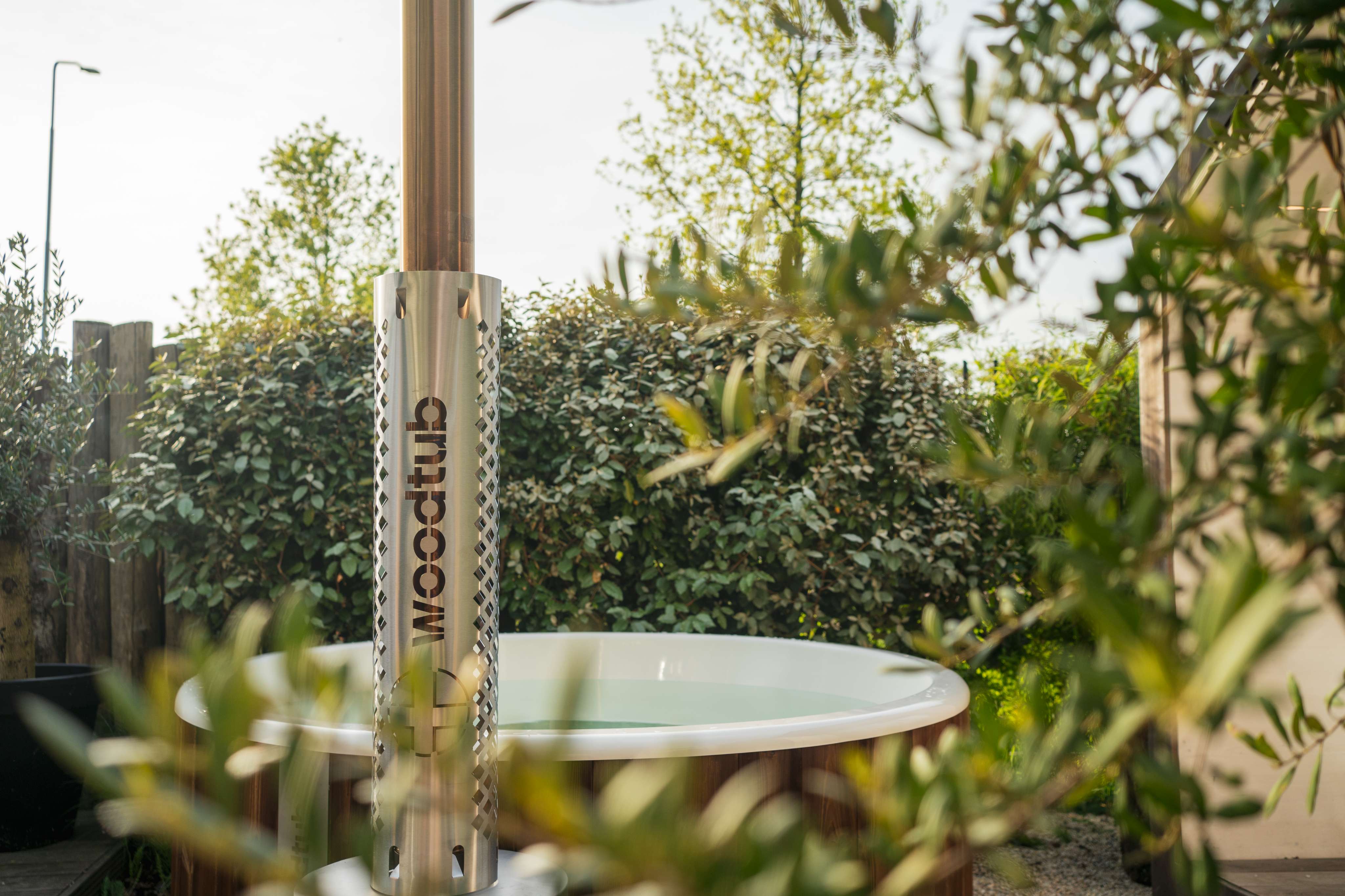 Der Woodtub – Exklusiver Outdoor Hot Tub aus Thermoholz & Fiberglas