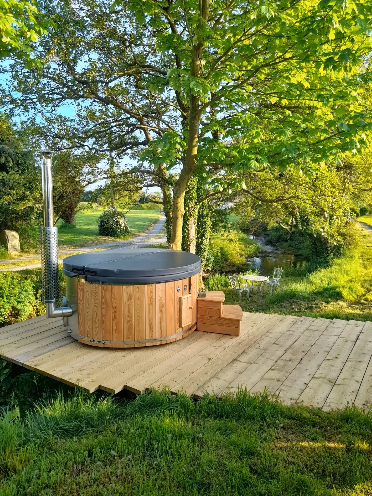 Premium Hot Tub „Relax Gold“ (Weiße Wanne) – unser Bestseller!