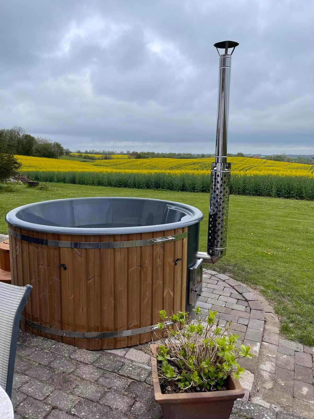 Premium Hot Tub „Relax Gold“ (Weiße Wanne) – unser Bestseller!